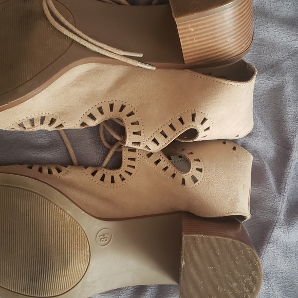 Sandals - Picture 6 of 6